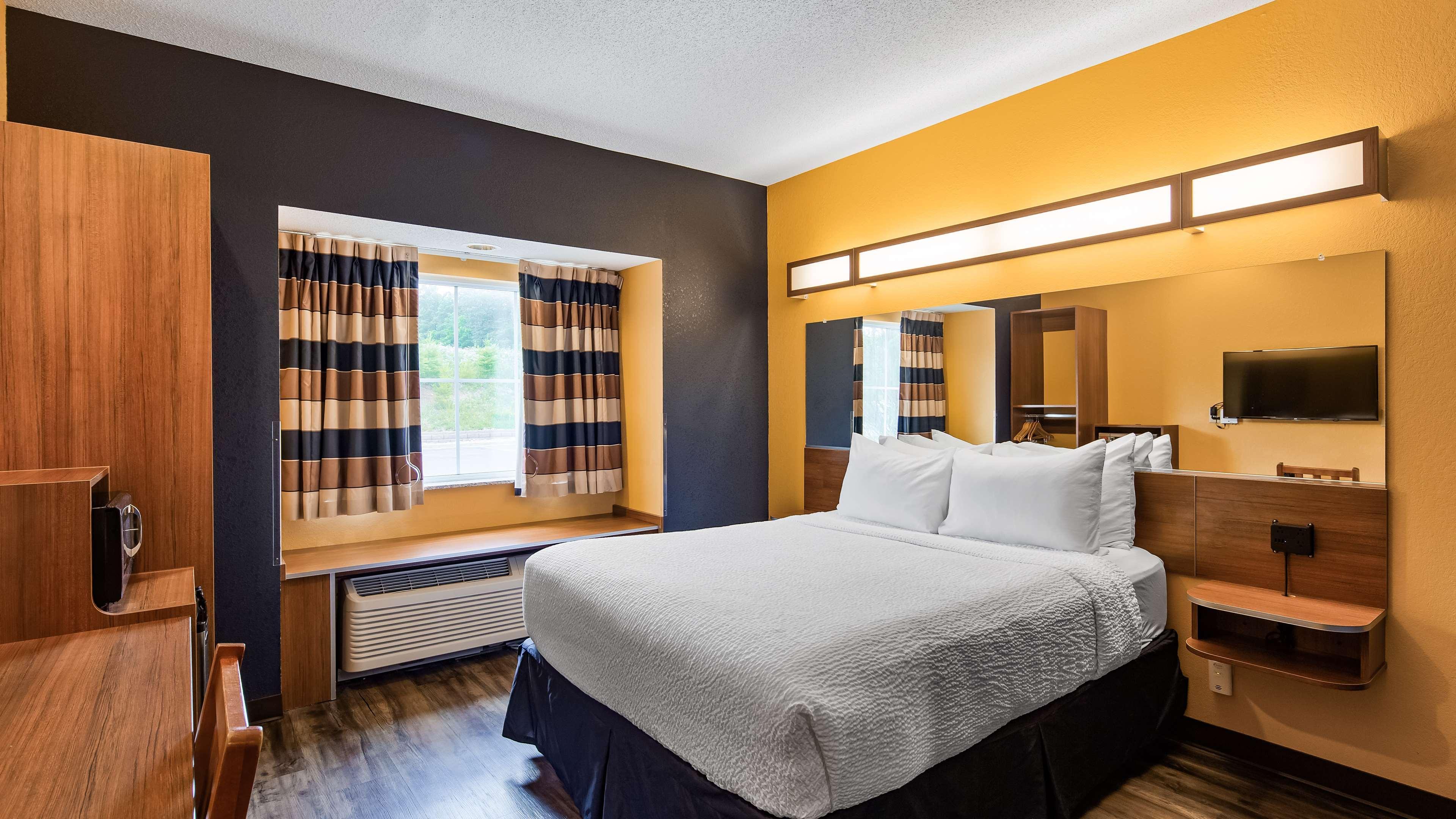 Surestay Plus Hotel By Best Western Keyser Екстер'єр фото