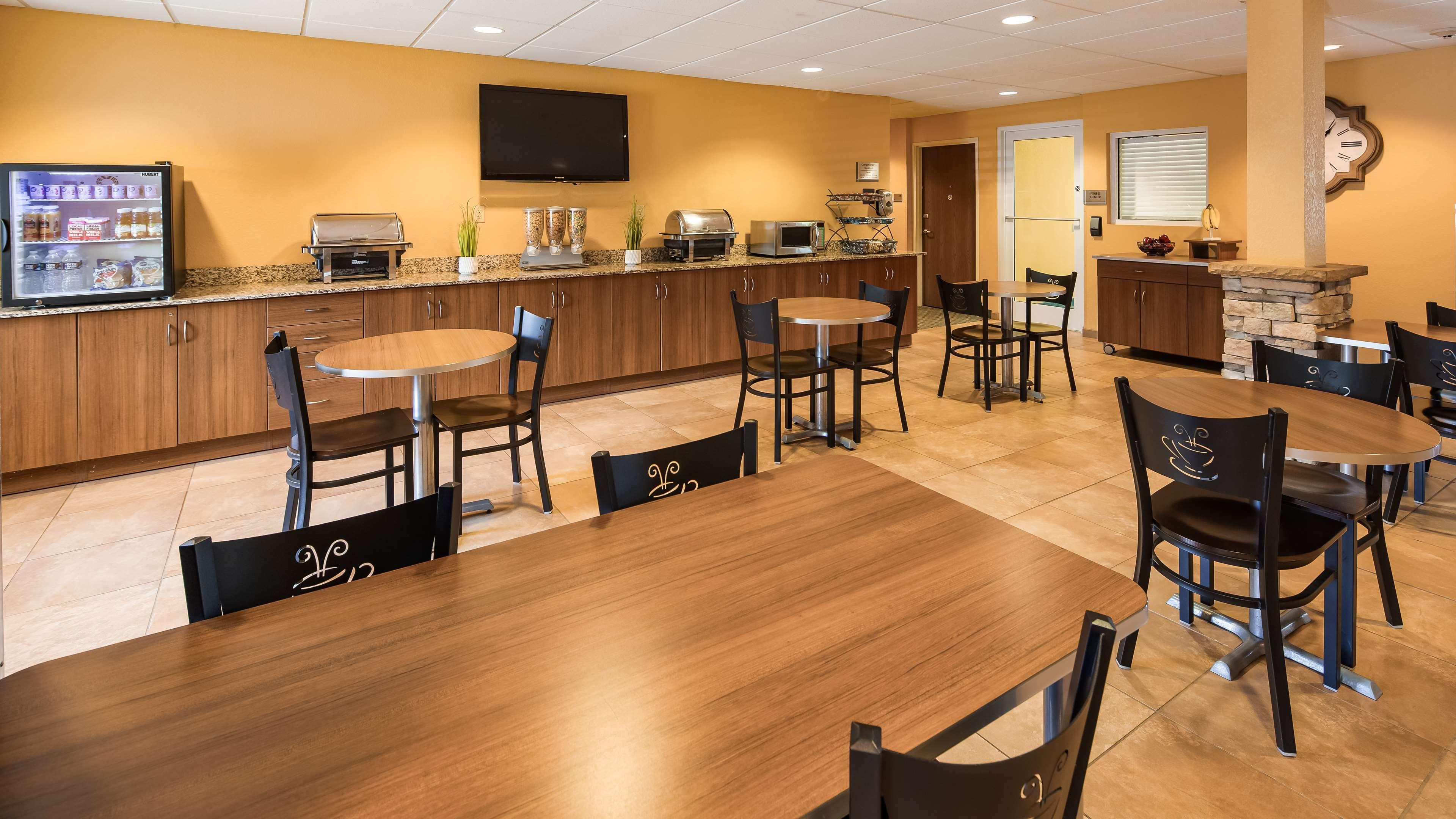 Surestay Plus Hotel By Best Western Keyser Екстер'єр фото