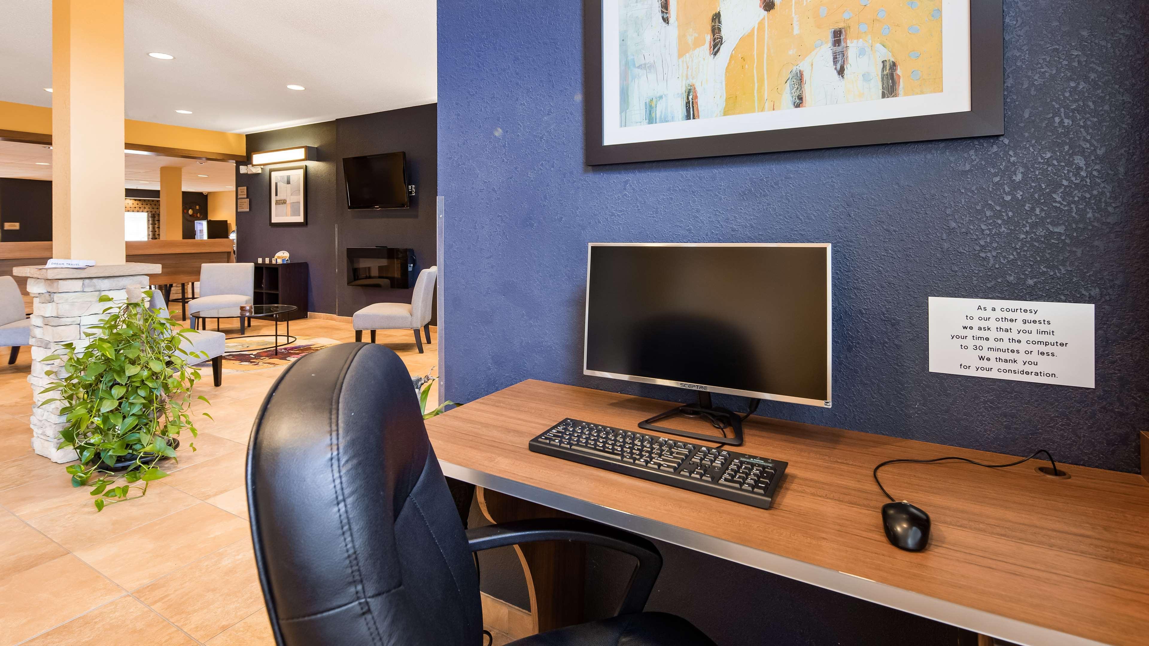 Surestay Plus Hotel By Best Western Keyser Екстер'єр фото